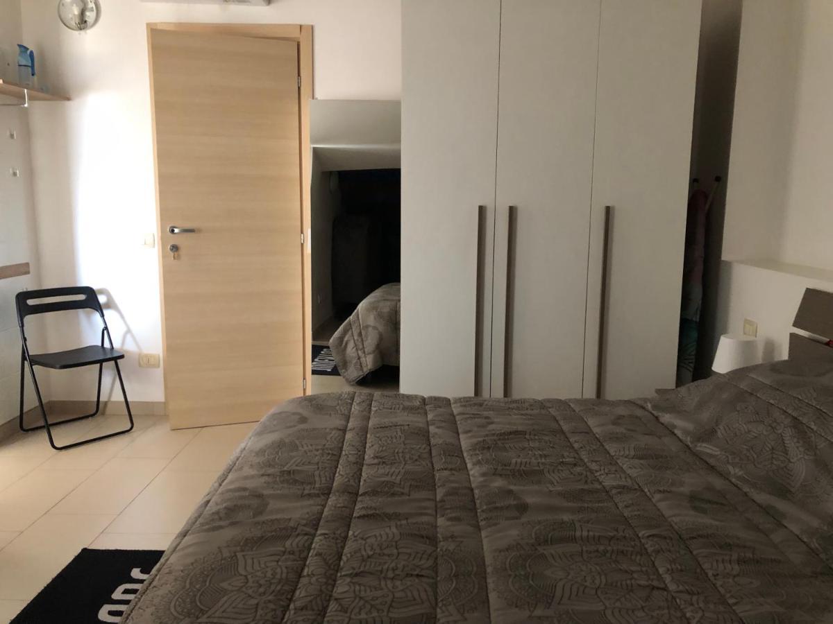 Ferienwohnung Mansarda Mentana Vittoria Exterior foto